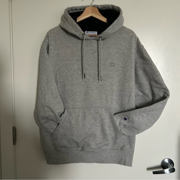 2/25$ Champion men’s hoodie - Picture 3 of 6